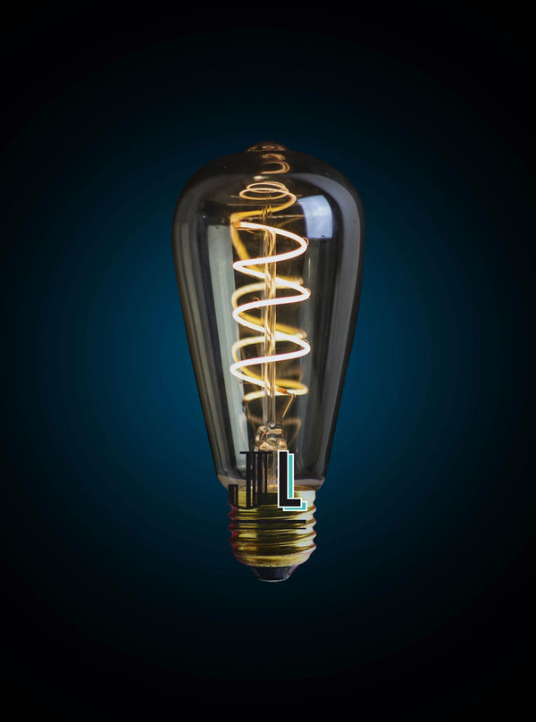 Ampoule LED E27 4W dimmable forme Edison en goutte, verre teinté ambre, filament spirale allumé, sur fond bleu nuit